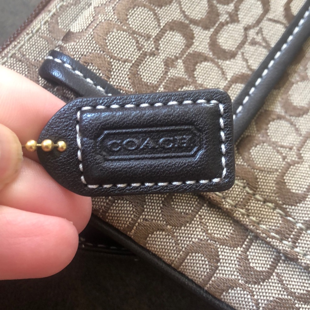 Coach wristlet - Picture 4 of 5